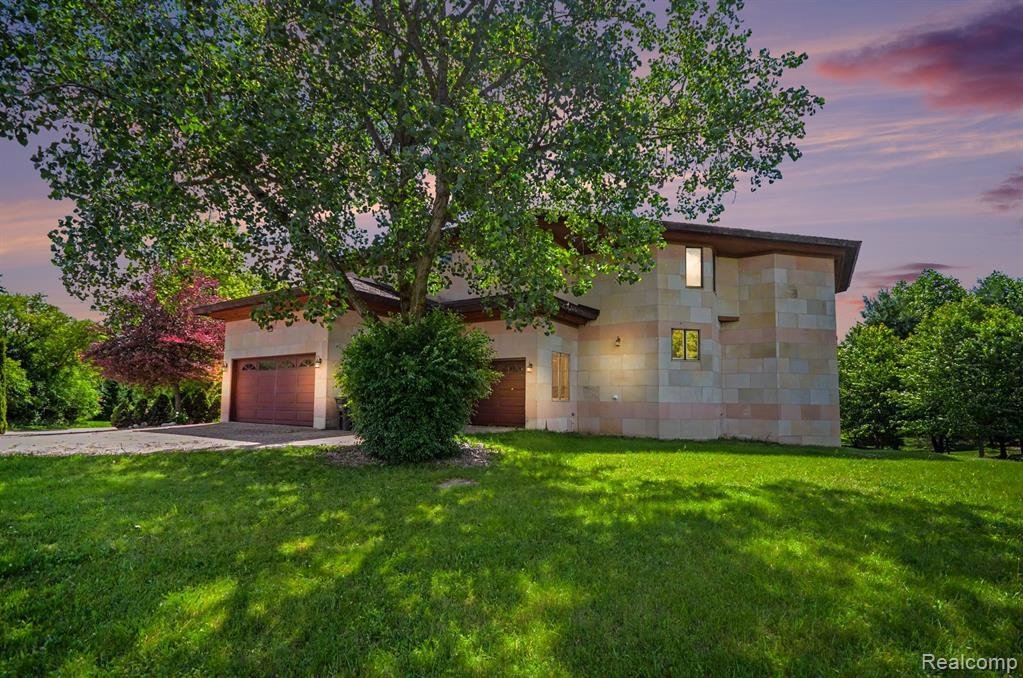House in Farmington Hills, Michigan, United States 2 - 18591173