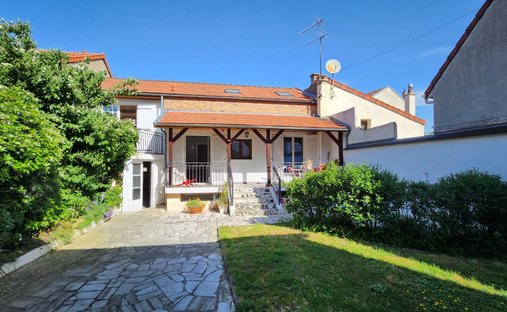 House in Charentonneau, Maisons-Alfort, France 1
