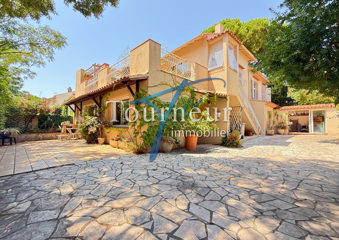 Villa in Nord, Sanary-sur-Mer, France 2 - 18493890