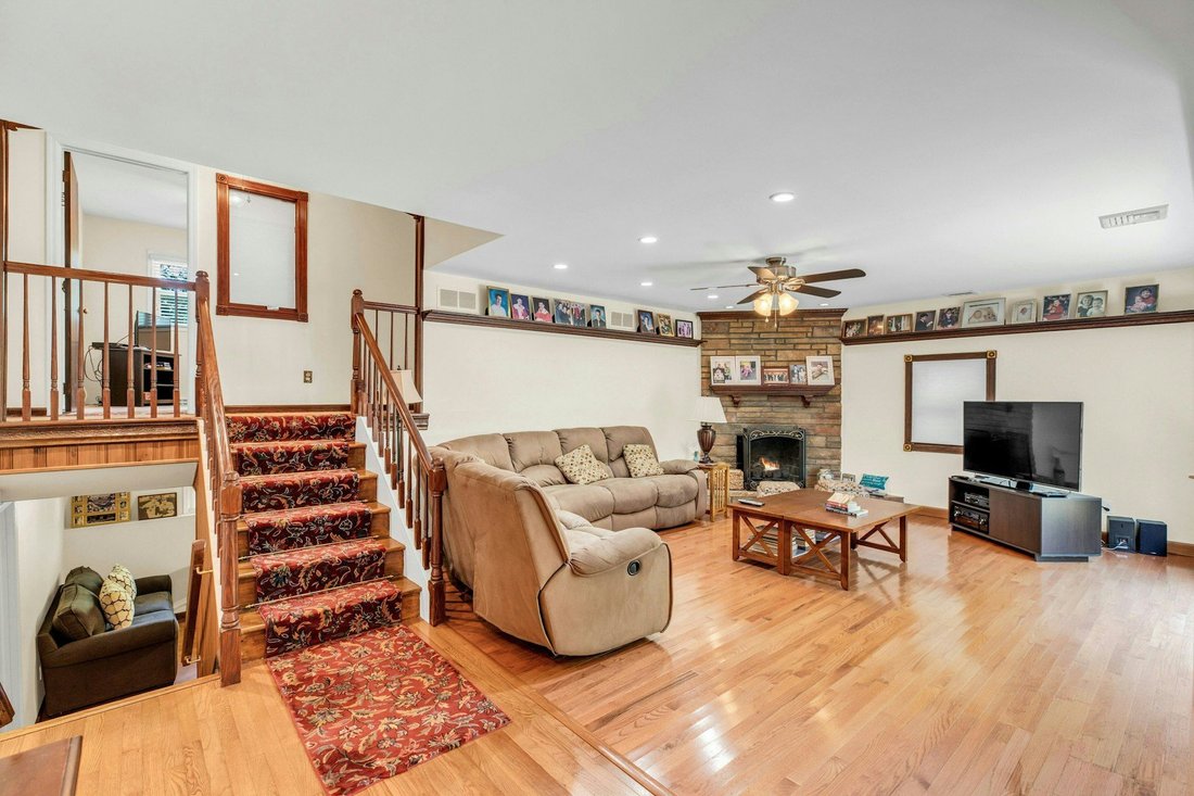 House in Hampton Bays, New York, United States 5 - 18592842