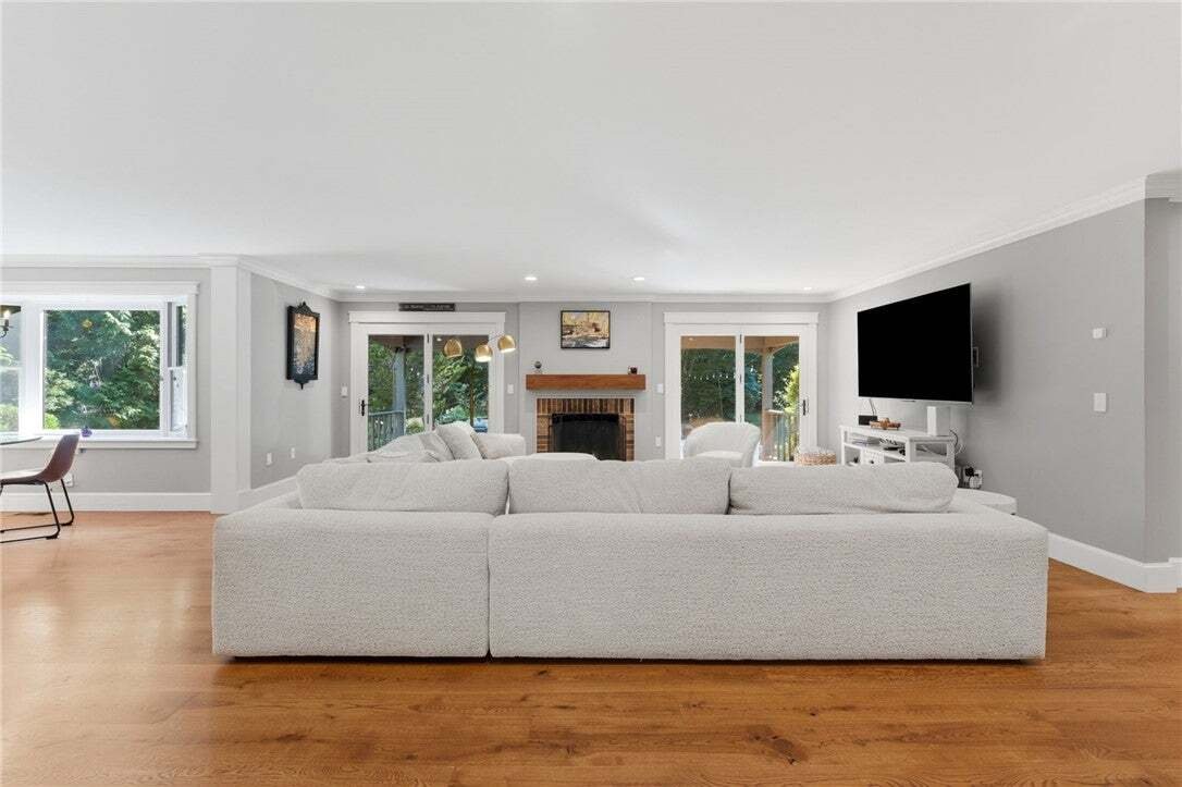 House in Cranston, Rhode Island, United States 5 - 18590987