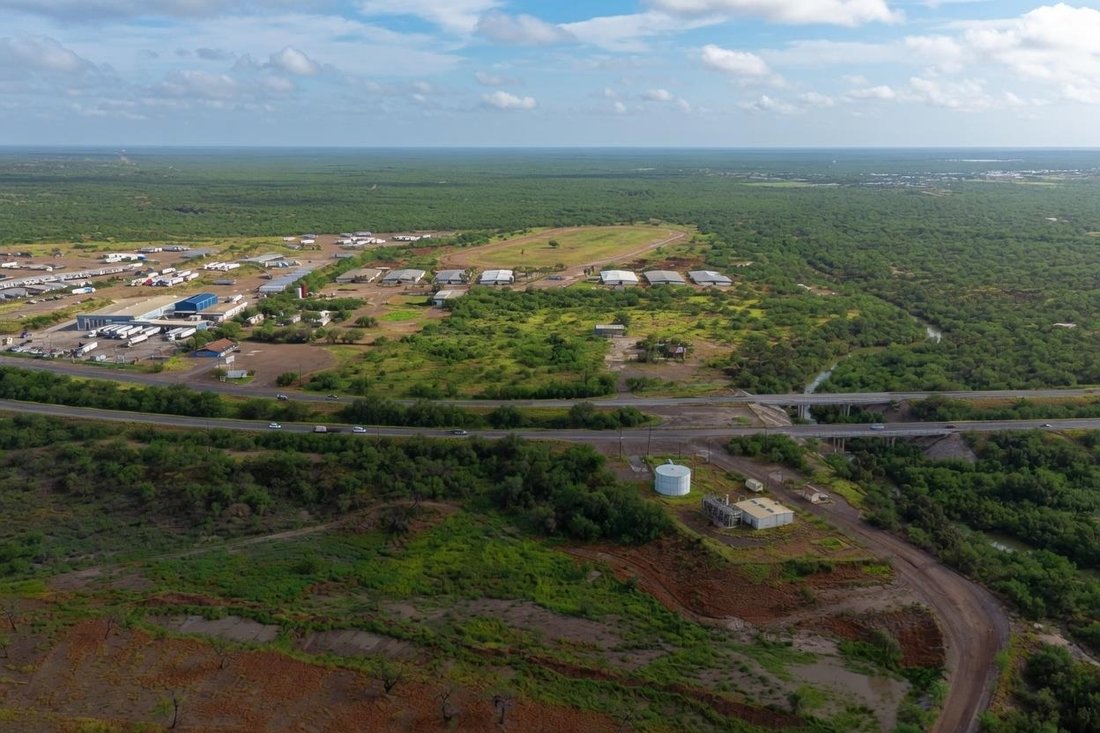 Land in Laredo, Texas, United States 3 - 18589292
