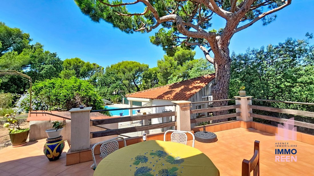 Villa in Coste Chaude-Mauveou, La Seyne-sur-Mer, France 4 - 18593924