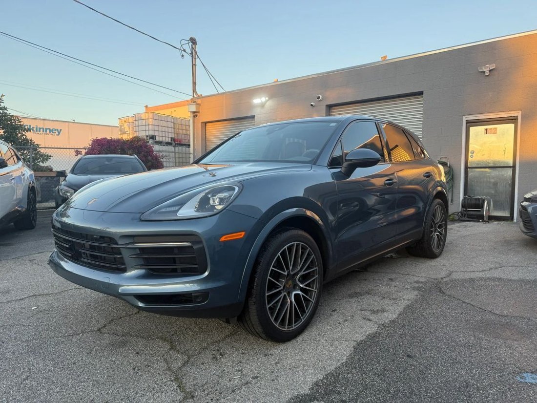Suv in Azusa, CA, United States 2 - 18593259