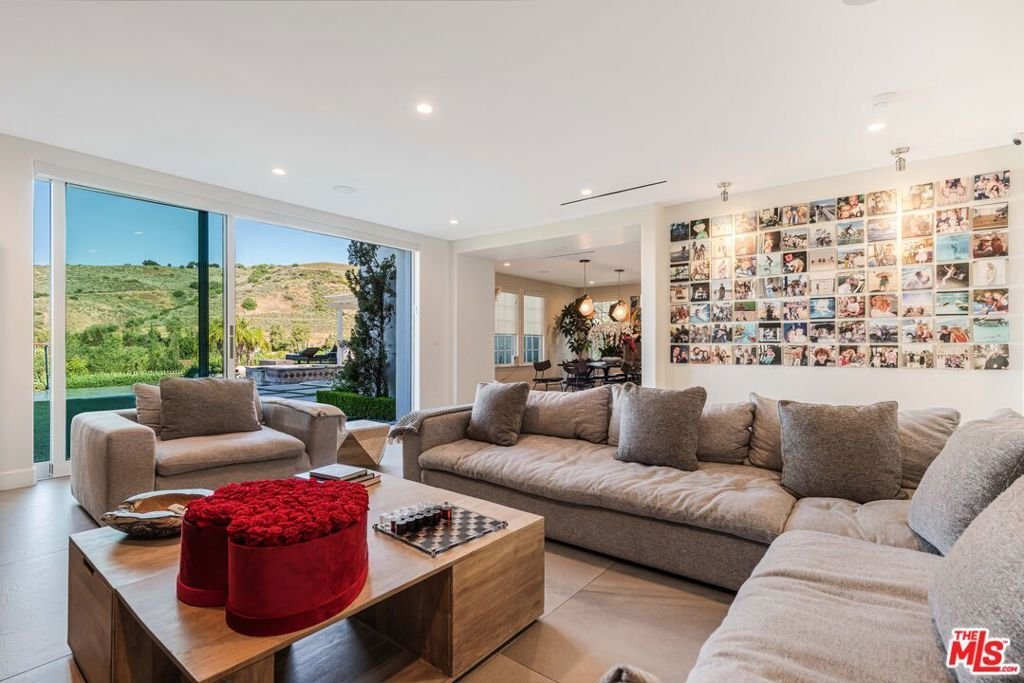 House in Hidden Hills, California, United States 5 - 18591109