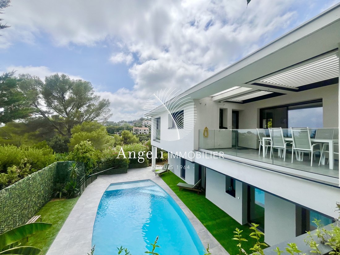 Villa in Frejus, Provence-Alpes-Côte d'Azur, France 2 - 18592672