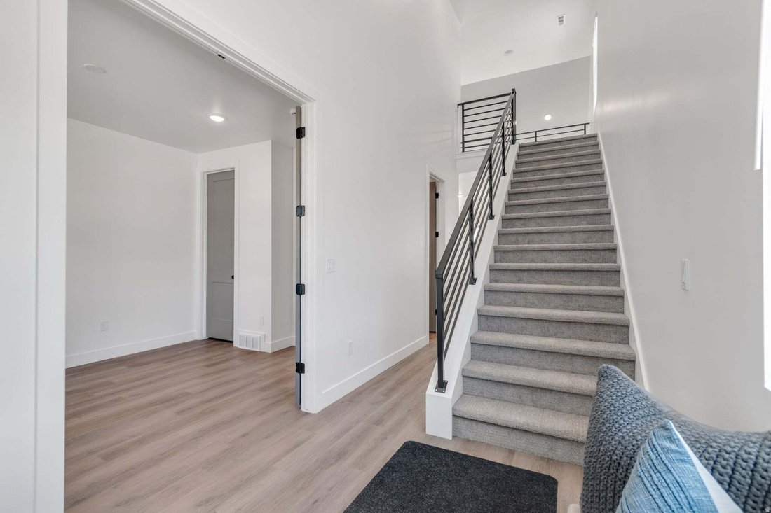House in Woodland Hills, Utah, United States 3 - 18591315