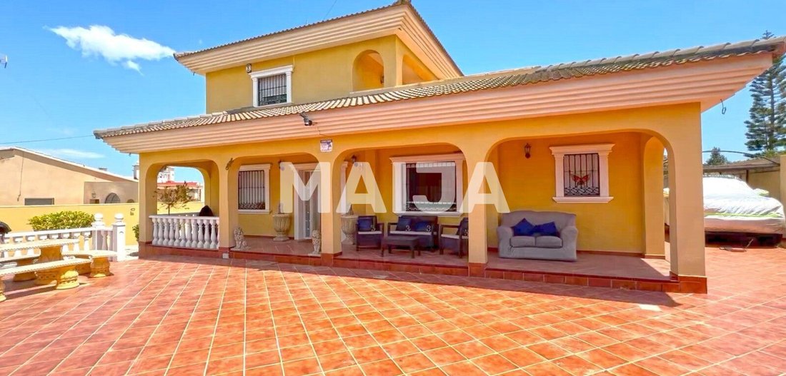 Villa in Torrevieja, Valencian Community, Spain 1 - 18591123