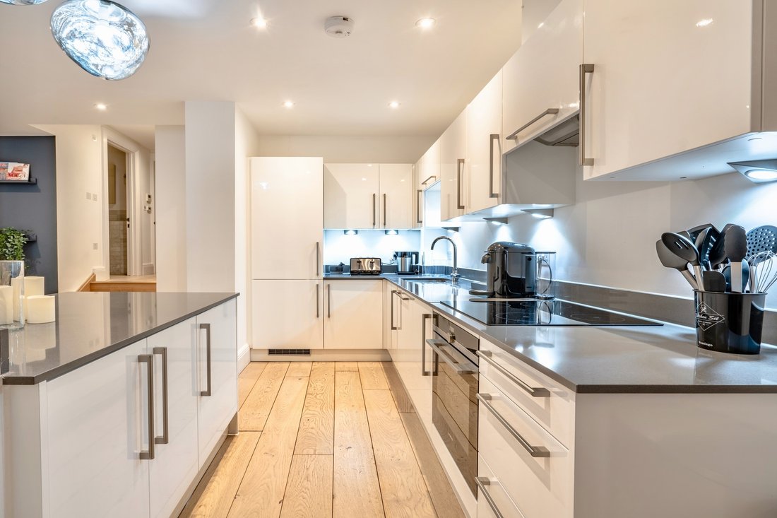 Condo in WC2, Westminster, England 3 - 18590488