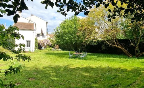 House in Le Bourg et le Hameaux, Beynes, France 1