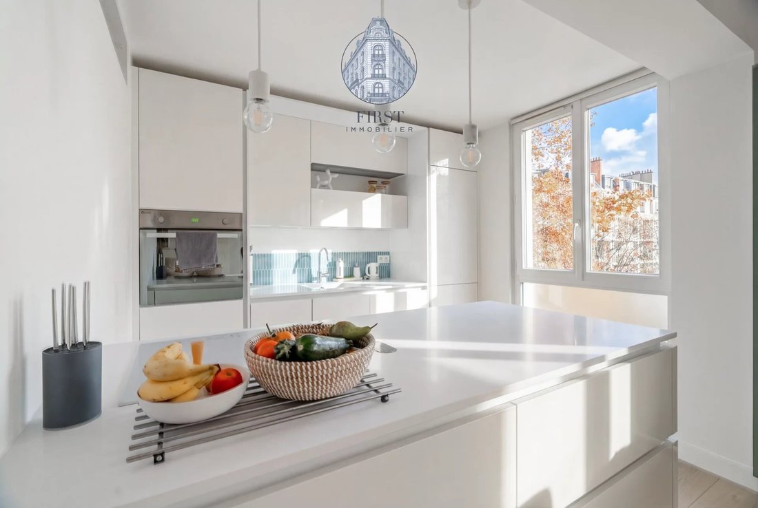 Apartment in Ternes-Maillot, Paris 17e Arrondissement, Paris 4 - 18590299
