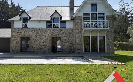 House in Saint-Lunaire, Brittany, France 1