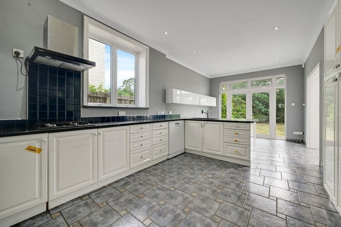 House in Golders Green, Barnet, England 4 - 18590958