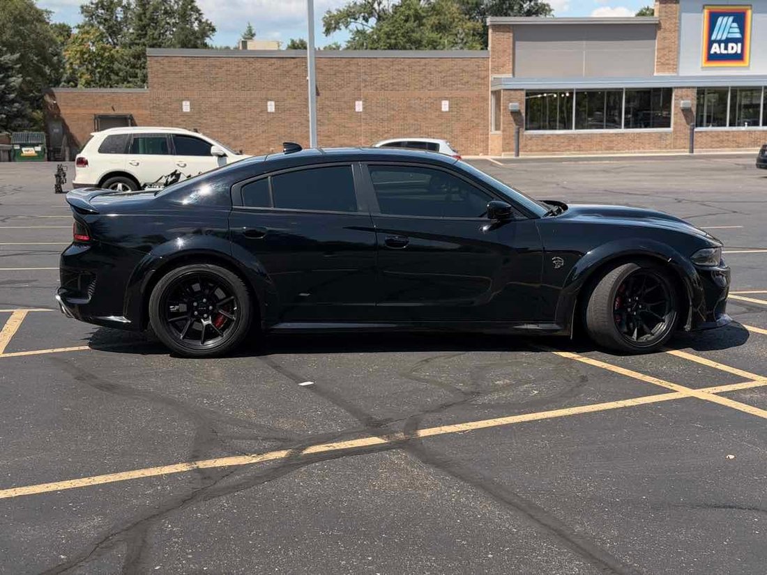 Sedan in Detroit, MI, United States 5 - 18590125