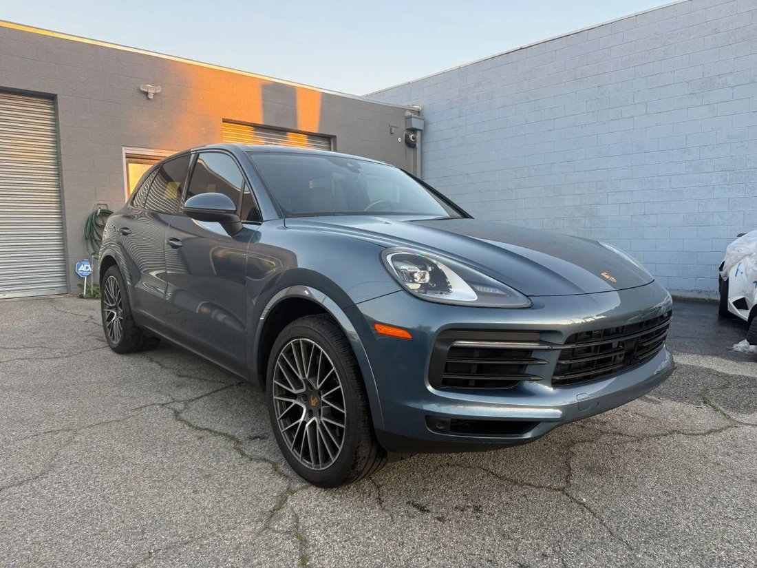 Suv in Azusa, CA, United States 4 - 18593259