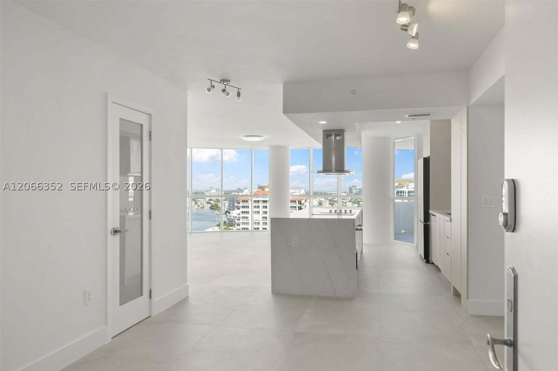Condo in Miami Beach, Florida, United States 1 - 18591567