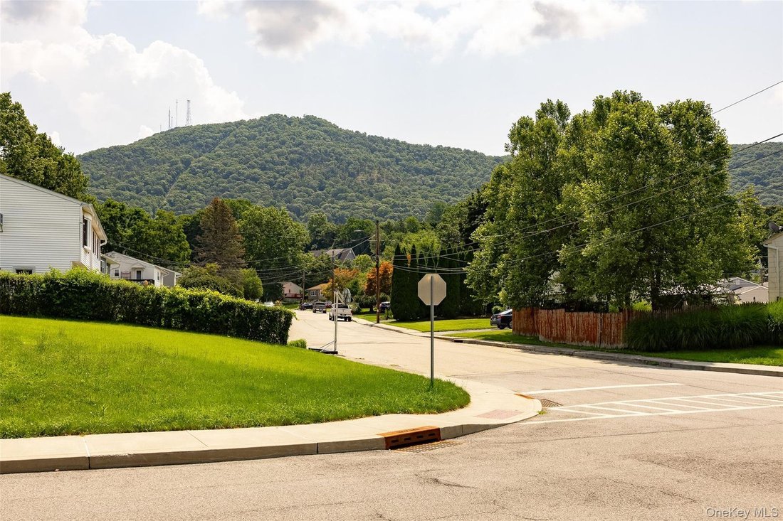 House in Beacon, New York, United States 3 - 18536160