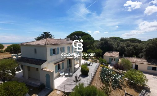 House in Saint-Georges-d'Oleron, Nouvelle-Aquitaine, France 1