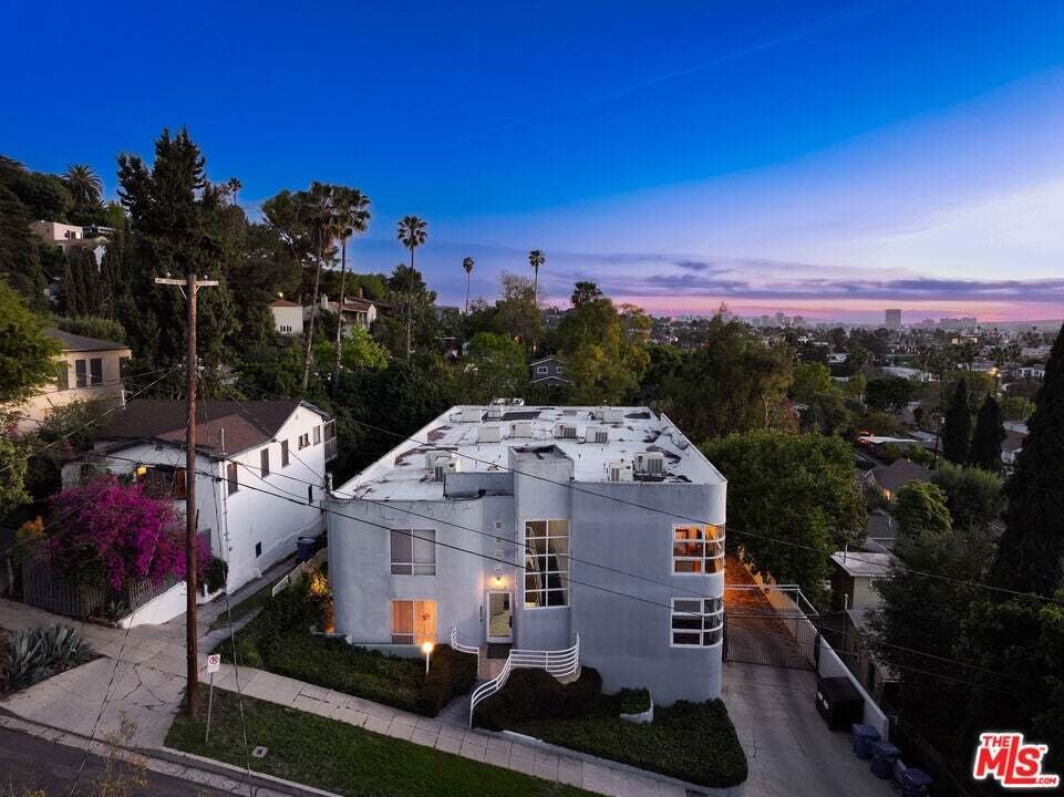Los Angeles, California, United States 5 - 18591088
