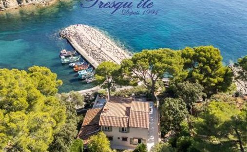 House in Hyeres, Provence-Alpes-Côte d'Azur, France 1