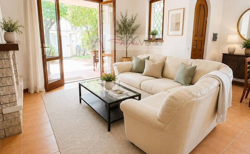 Villa in Vittoria Apuana, Forte dei Marmi, Tuscany 1