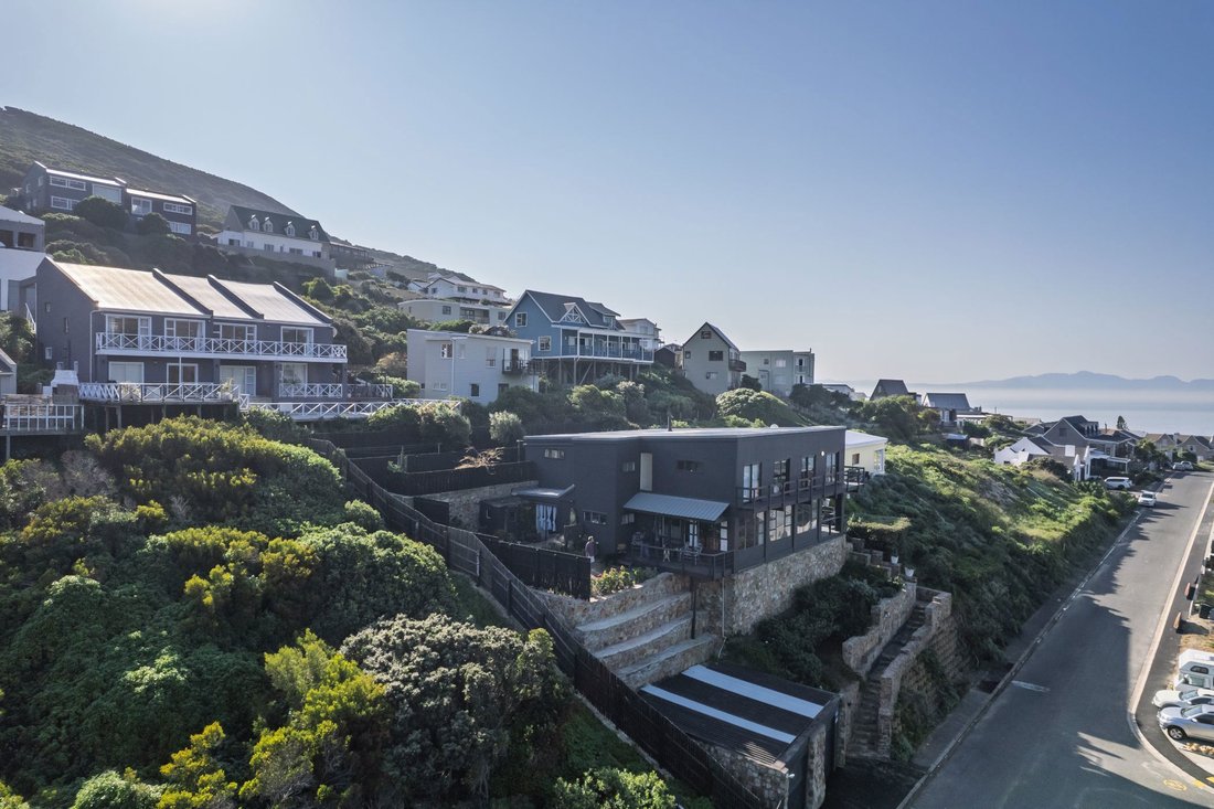 House in Glencairn, Cape Town, Western Cape 2 - 18591254
