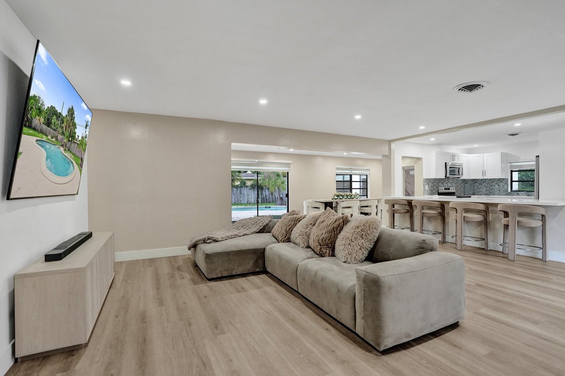 House in Plantation, Florida, United States 4 - 18592196