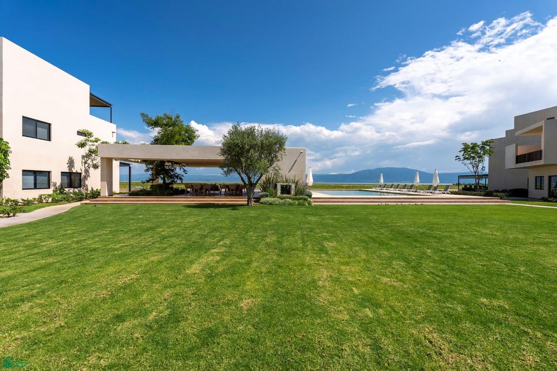 Condo in Chapala, Jalisco, Mexico 2 - 18592225