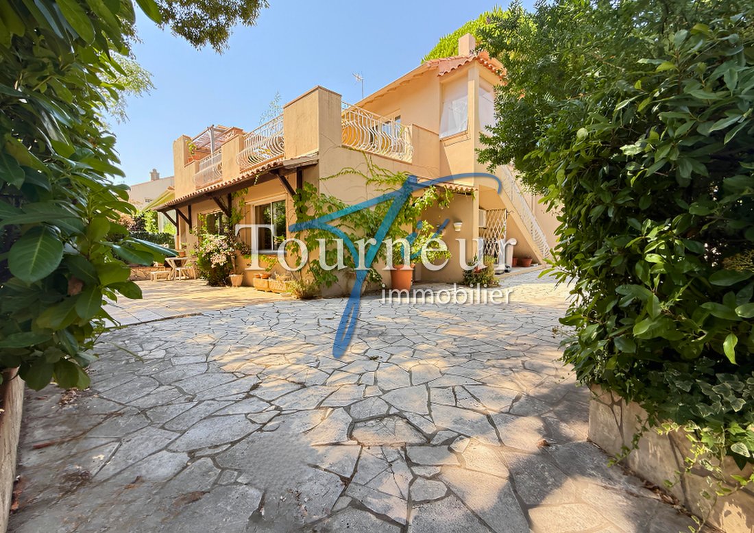 Villa in Nord, Sanary-sur-Mer, France 1 - 18493890