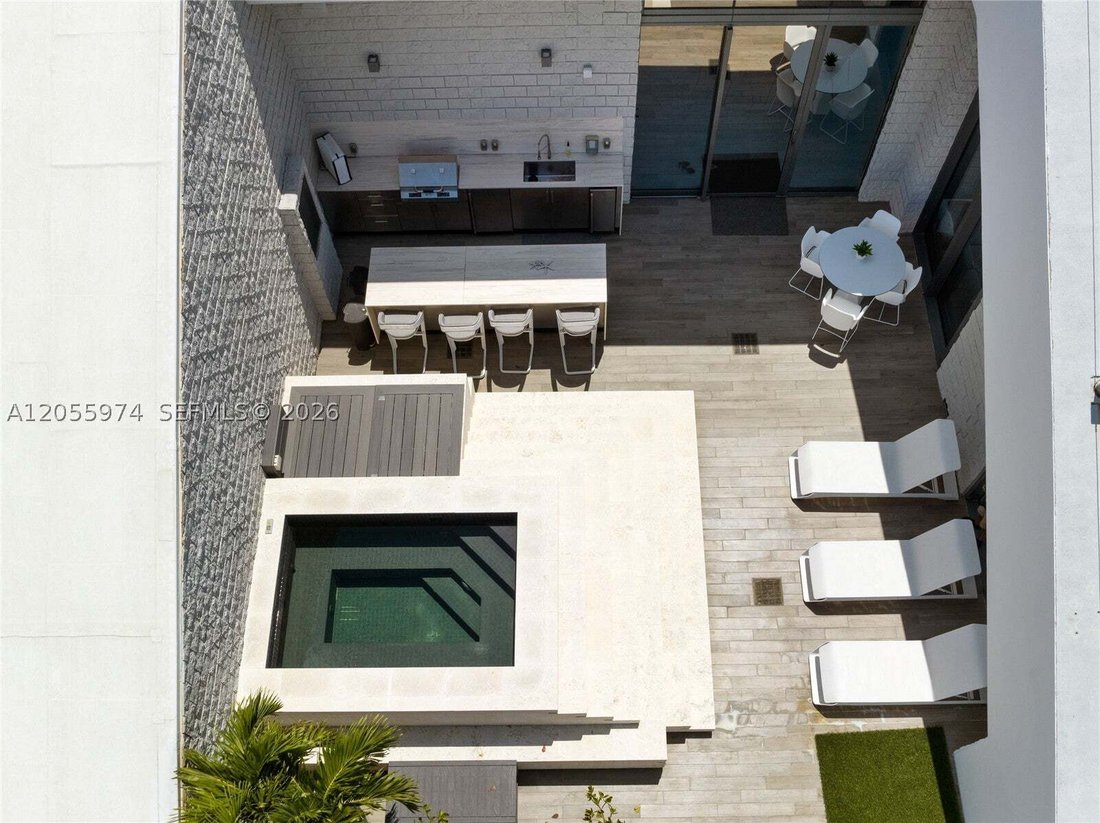 Condo in Miami, Florida, United States 5 - 18468354