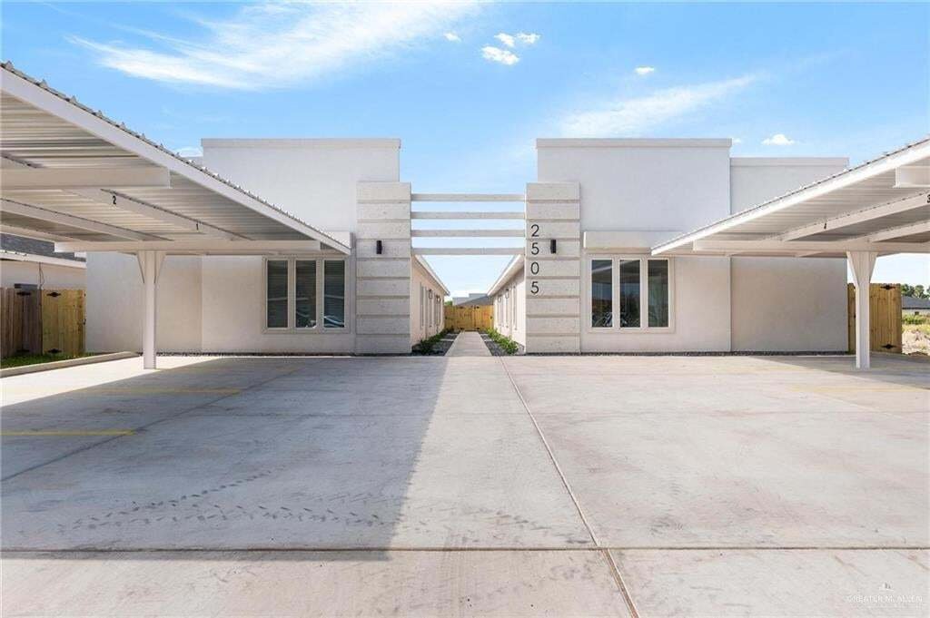 Weslaco, Texas, United States 1 - 18332515