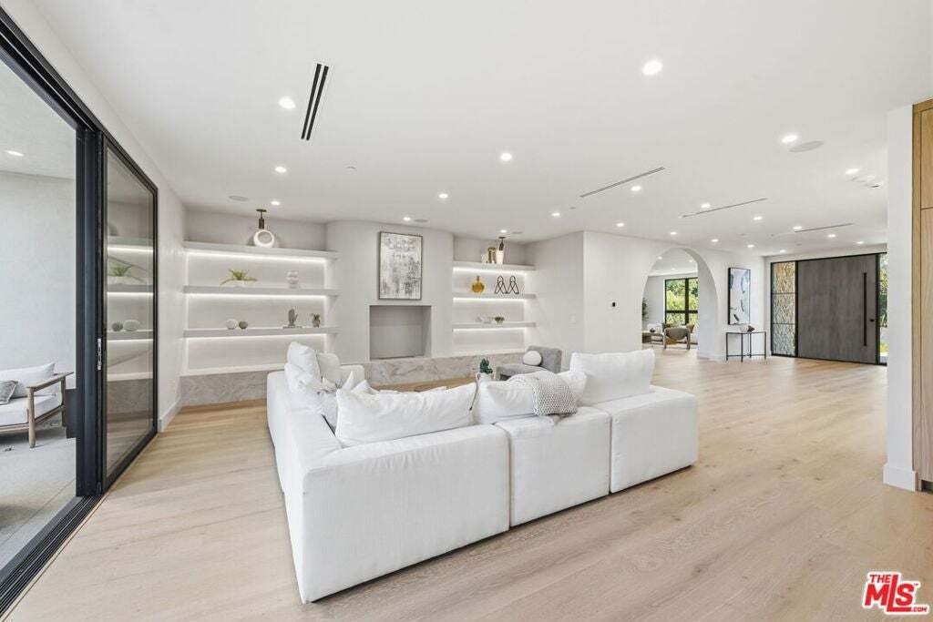 House in Los Angeles, California, United States 4 - 18591102
