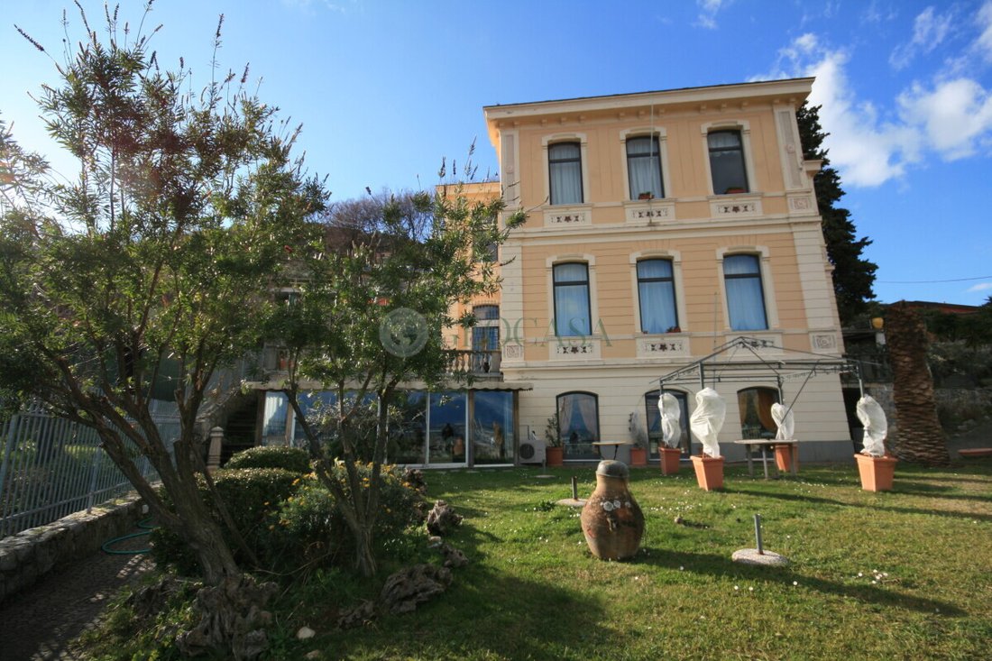 Villa in Historic Center, La Spezia, Italy 1 - 18589039