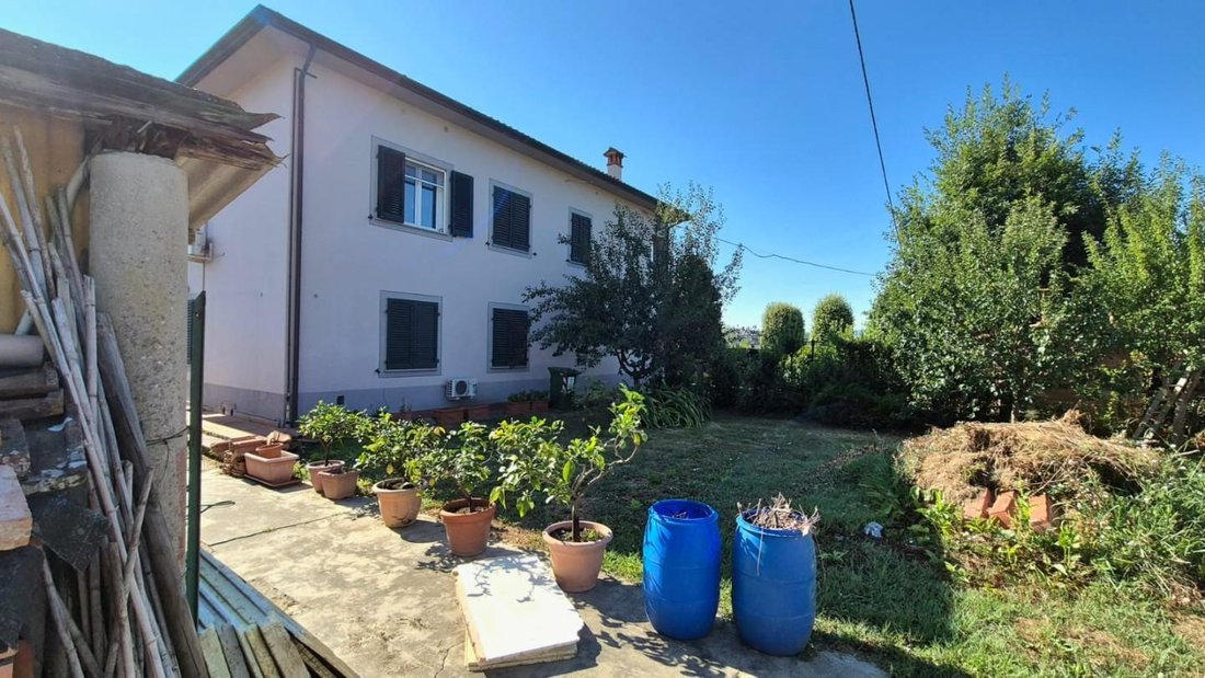 Villa in Historic Center, Lucca, Tuscany 3 - 18591038