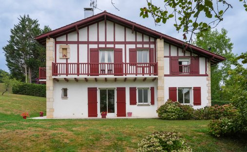 House in Saint-Pée-sur-Nivelle, Nouvelle-Aquitaine, France 1