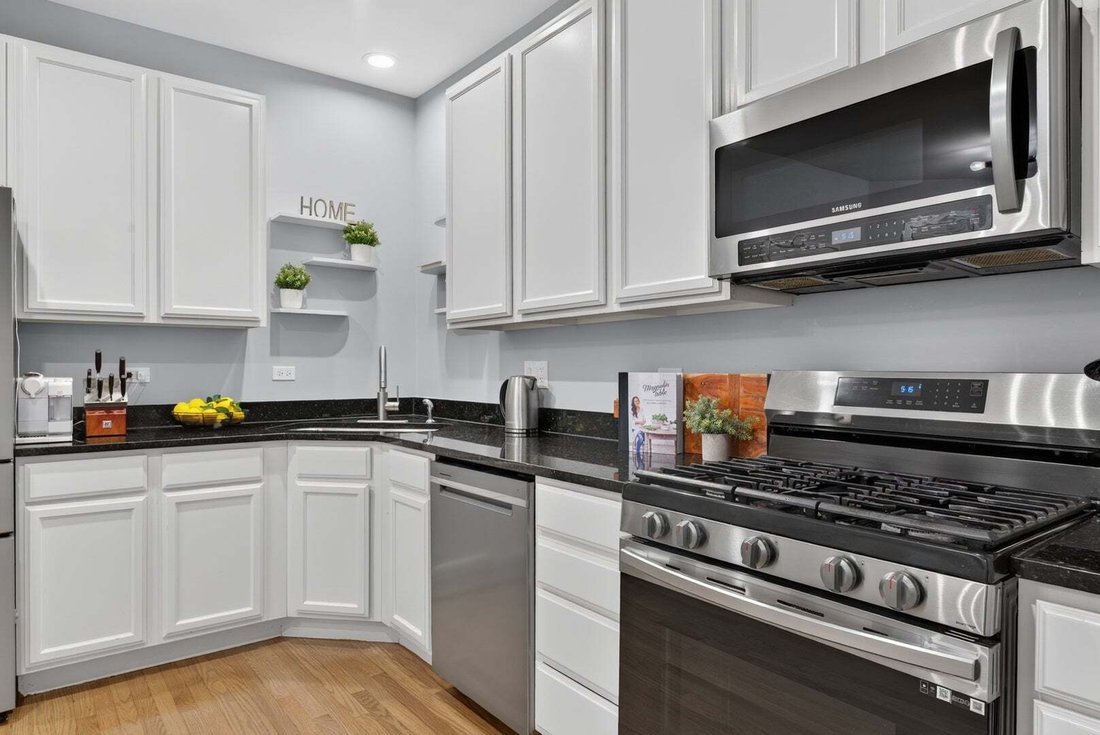 Townhouse in Roselle, Illinois, United States 4 - 18592458