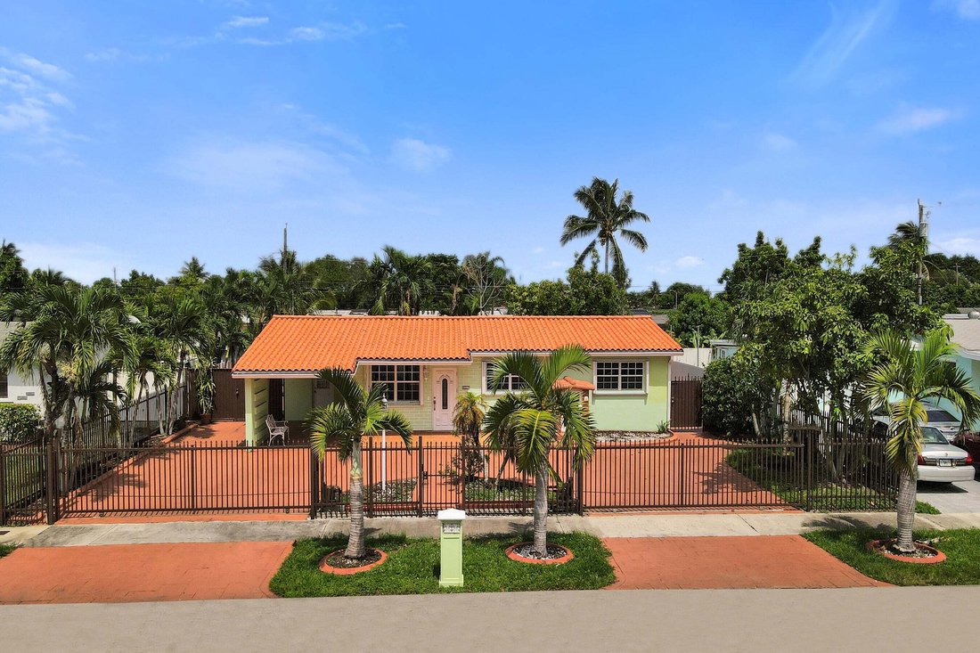 House in Miami, Florida, United States 1 - 18592203