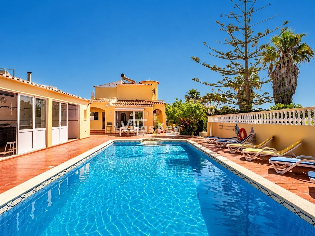 House in Lagoa e Carvoeiro, Algarve, Portugal 1 - 17873960