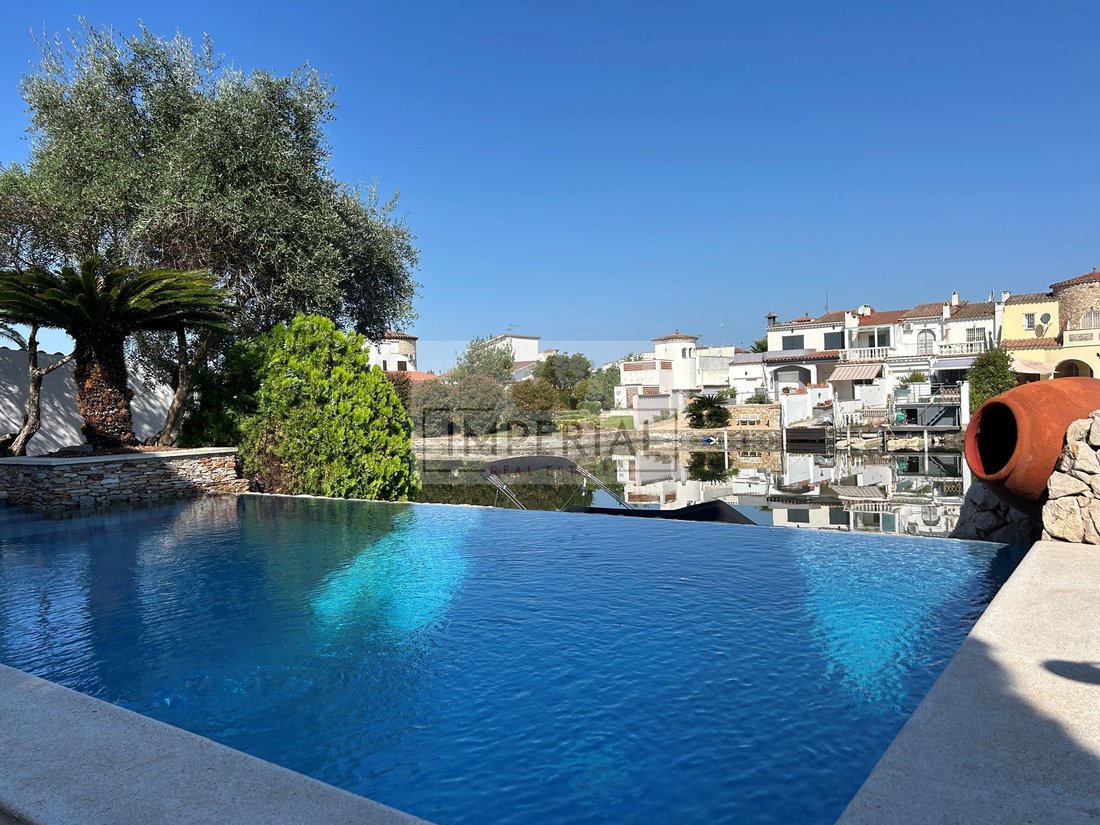 House in Empuriabrava, Catalonia, Spain 2 - 18352370