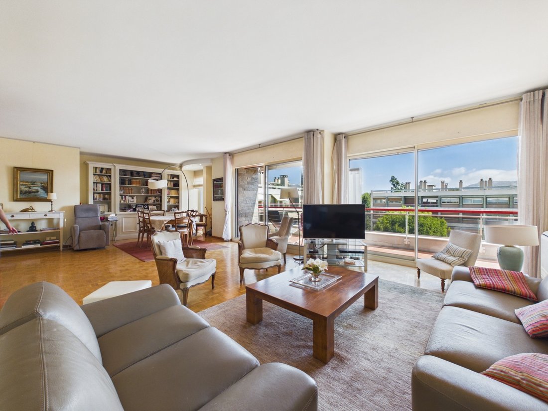 Apartment in Saint Giniez, 8e Arrondissement, Marseille 2 - 18590323