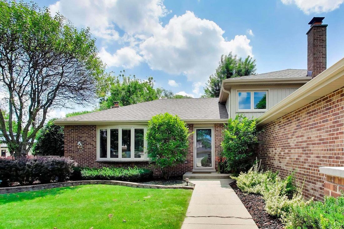 House in Darien, Illinois, United States 2 - 18592522