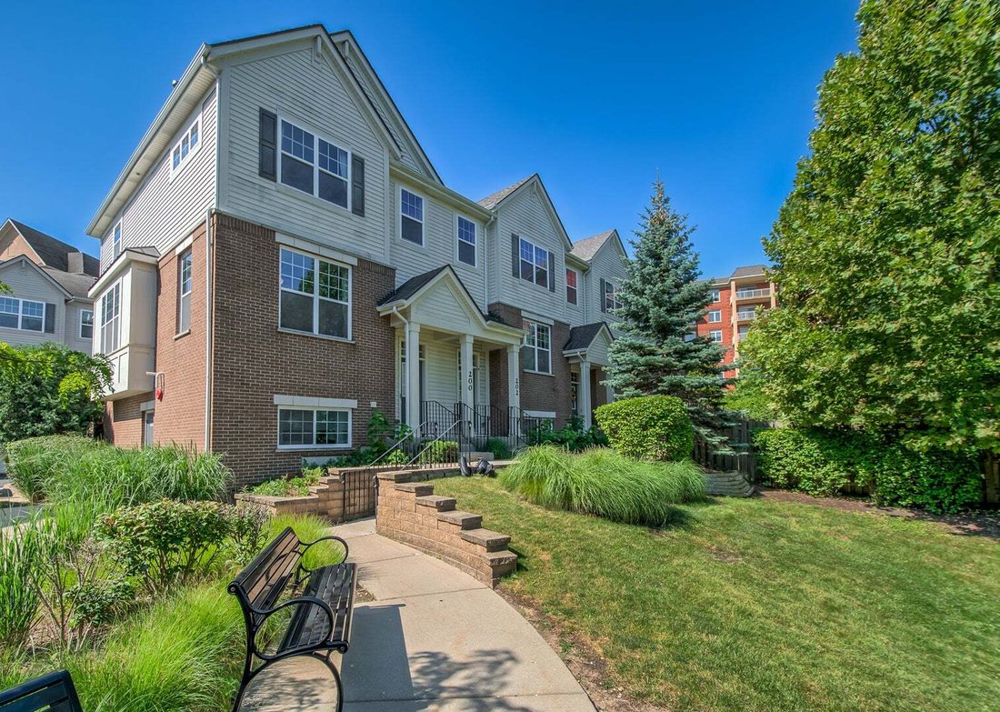 Townhouse in Morton Grove, Illinois, United States 1 - 18589523