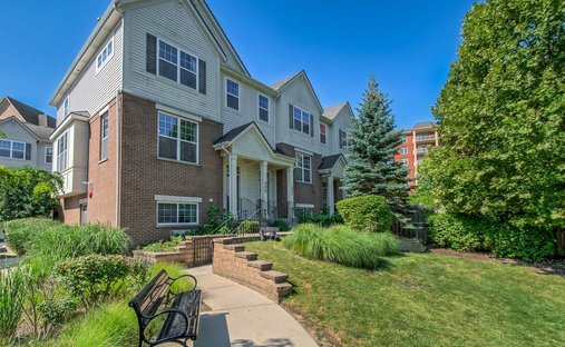 Townhouse in Morton Grove, Illinois, United States 1