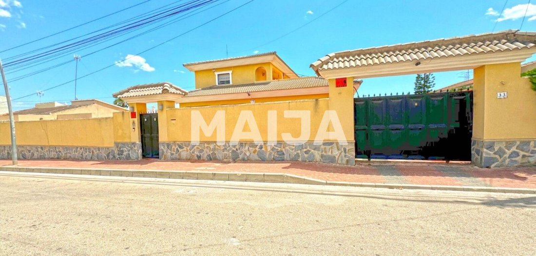 Villa in Torrevieja, Valencian Community, Spain 3 - 18591123