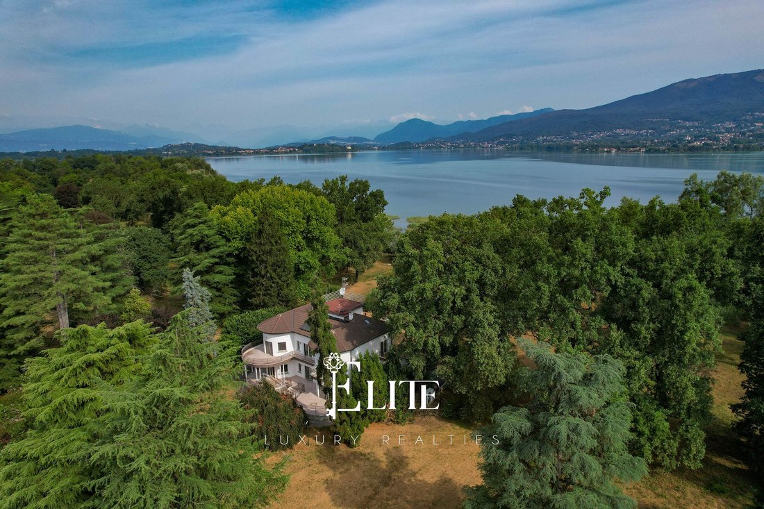 Villa in Cazzago Brabbia, Lombardy, Italy 2 - 17145860