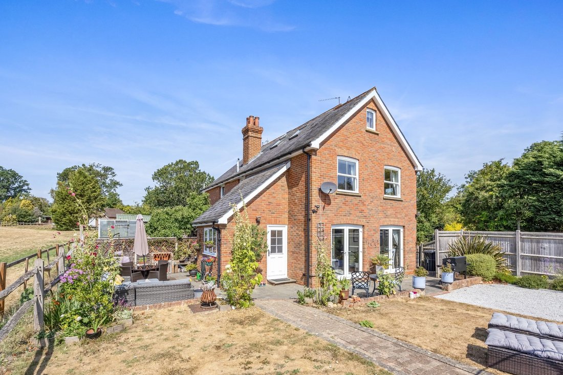 House in Loxwood, England 1 - 18590220