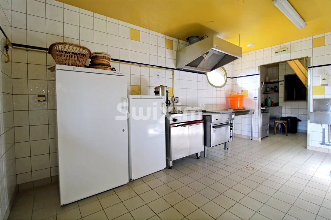 Estate in Saint-Claude, Bourgogne – Franche-Comté, France 4 - 17423701