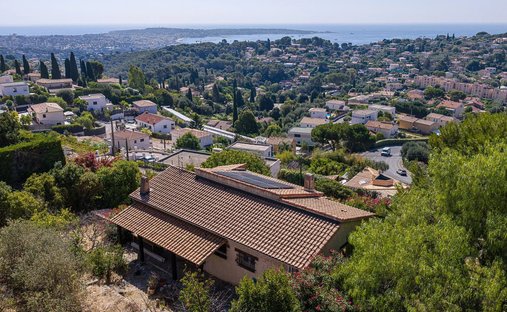 House in Brusquet-Retenaou-Devens, Vallauris, France 1