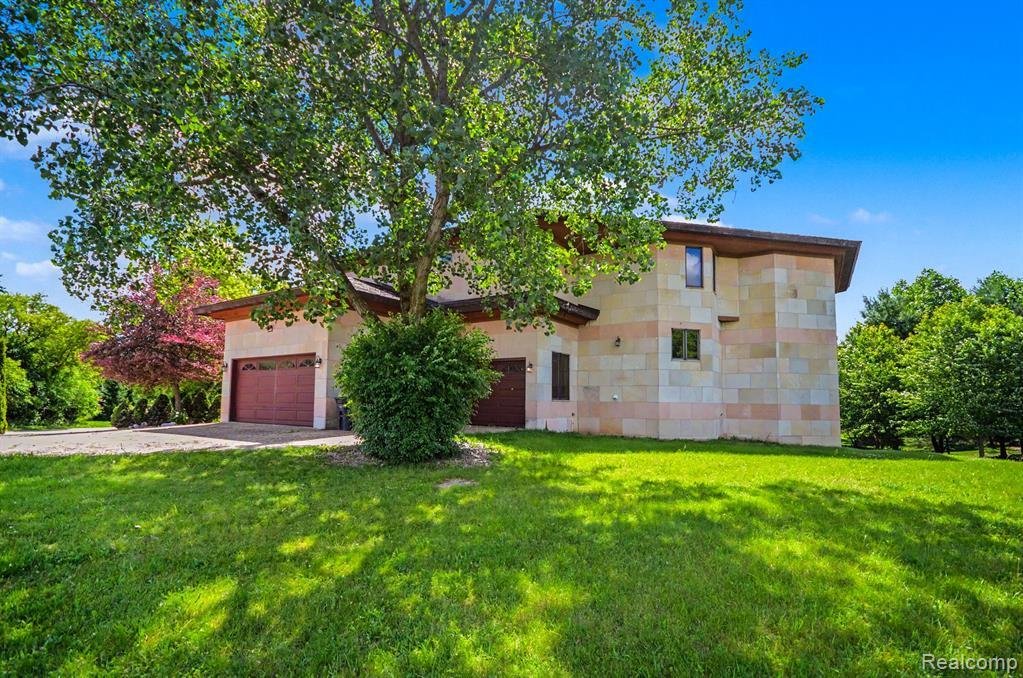 House in Farmington Hills, Michigan, United States 3 - 18591173