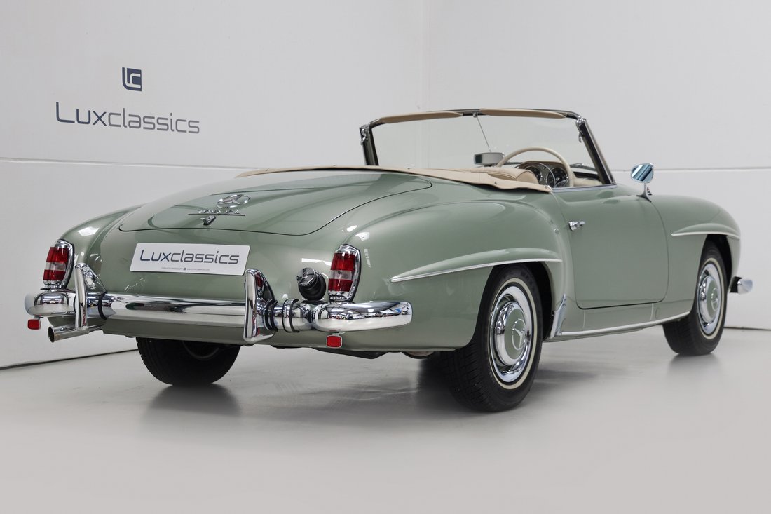 Cabriolet in Great Leighs, United Kingdom 5 - 18588613